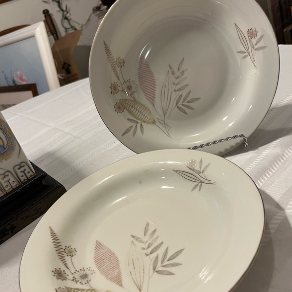 Elegant Floral Dinnerware Set